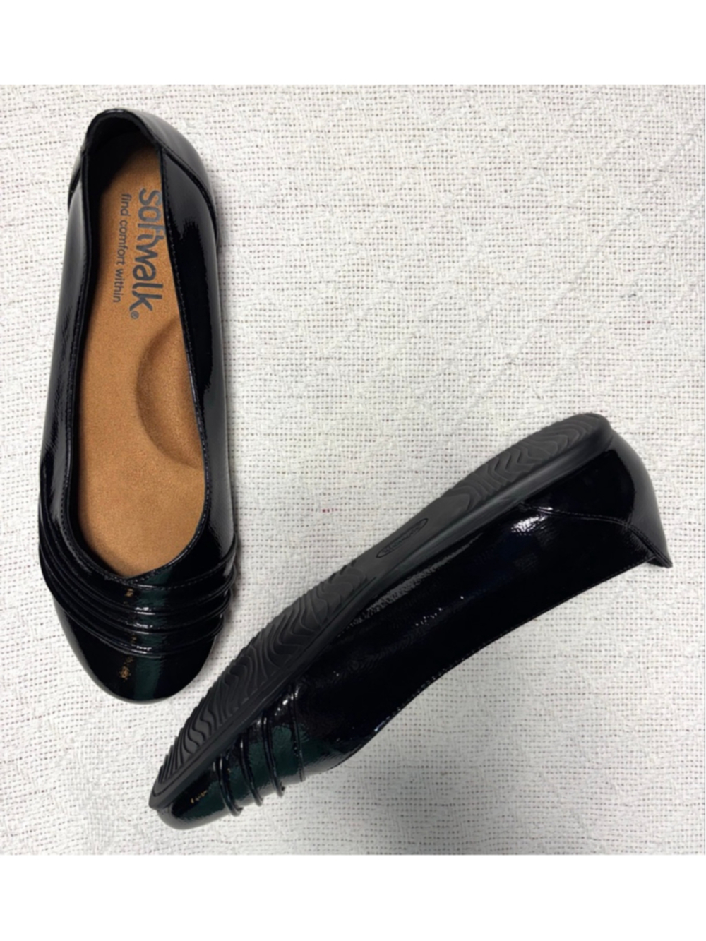 NWOT Softwalk Safi Minimalist Black Patent Leather Ruched Ballet Flats Size 8M